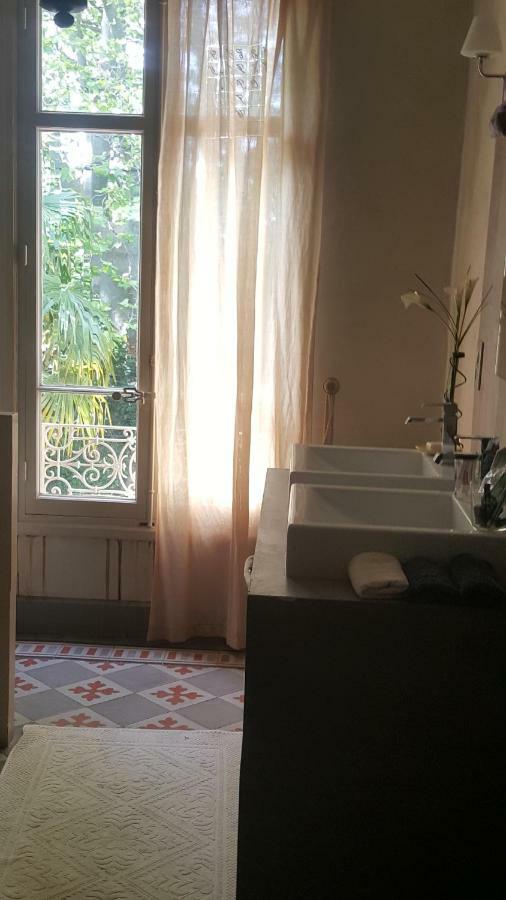 Hotel Manoir En Crau Arles Exterior foto