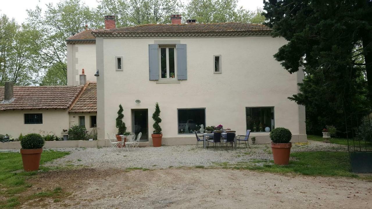 Hotel Manoir En Crau Arles Exterior foto